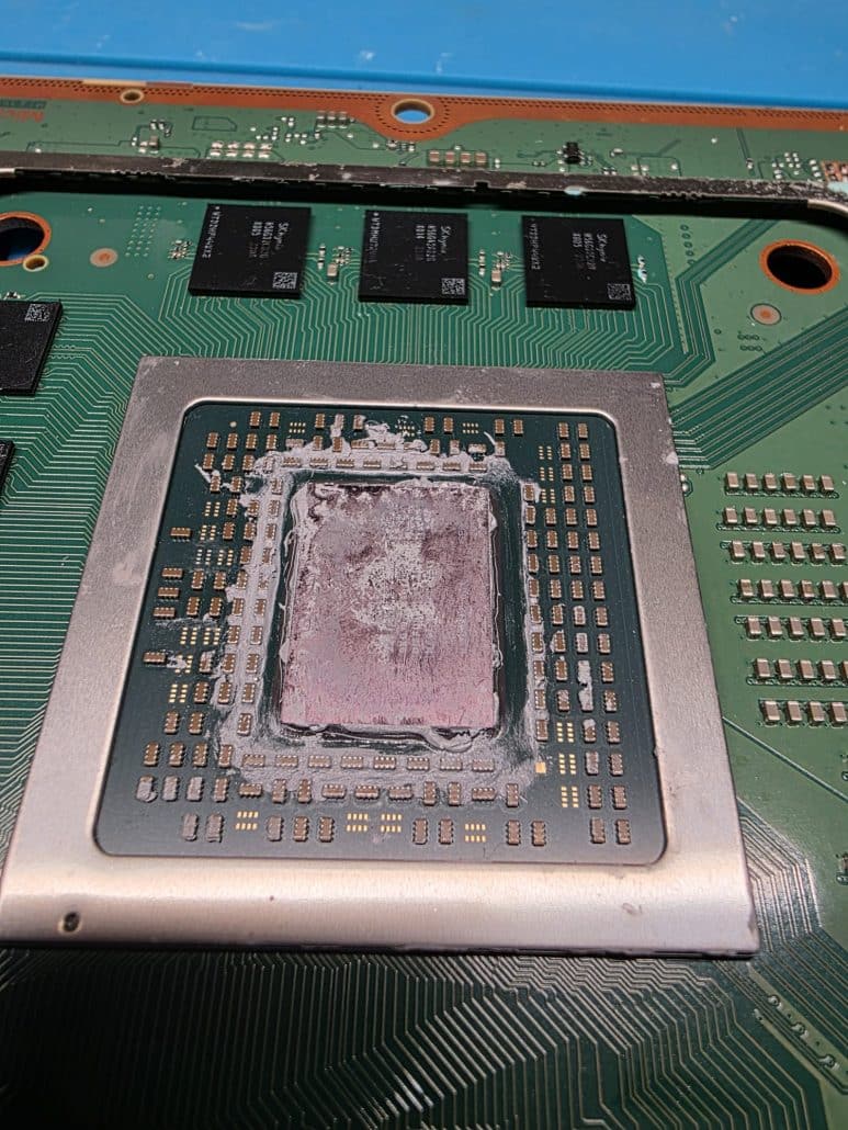 Xbox processor with old dried thermal compound before cleaning