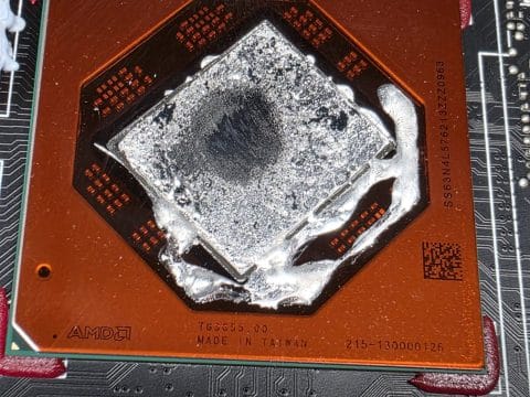 Graphics chip with silver liquid metal on the die and around it